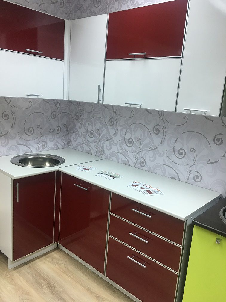 кухня фасады пластик в алюм. рамке в Нижнем Тагиле