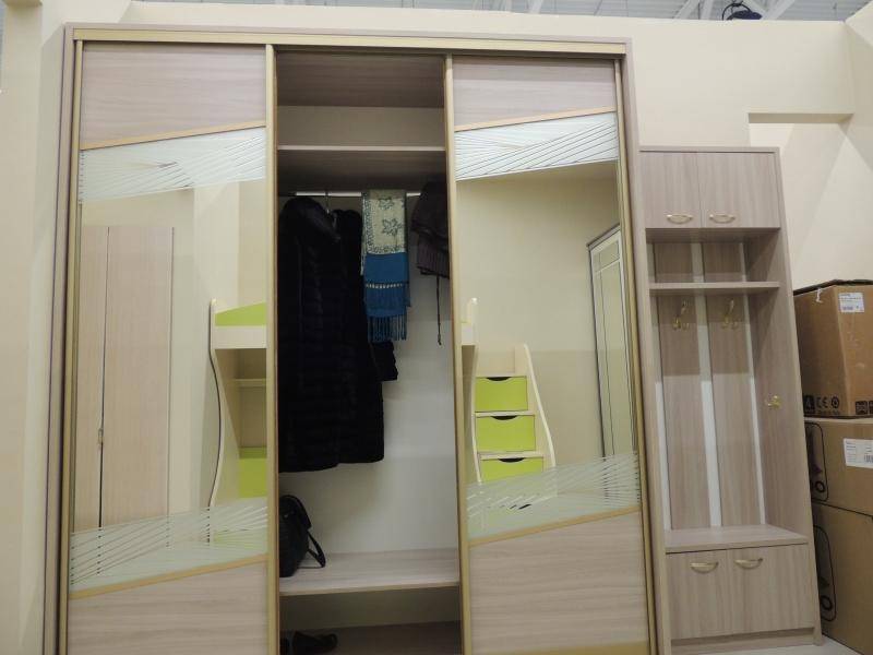шкаф-купе с зеркалом в Нижнем Тагиле