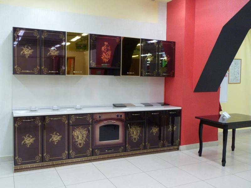 кухня прямая с рисунком из золота в Нижнем Тагиле