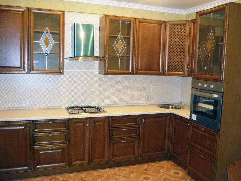 угловая классическая кухня в Нижнем Тагиле