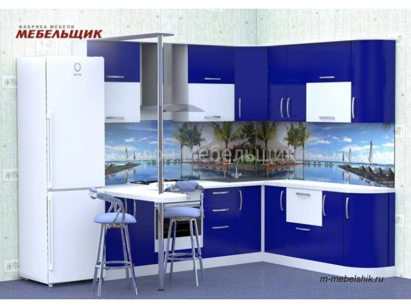 синяя кухня с фасадами из пластика в Нижнем Тагиле