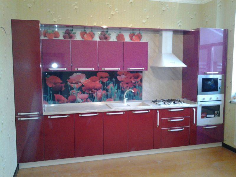 прямая розовая кухня в Нижнем Тагиле
