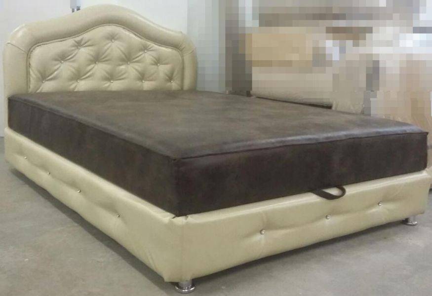 мягкая кровать с утяжками в Нижнем Тагиле