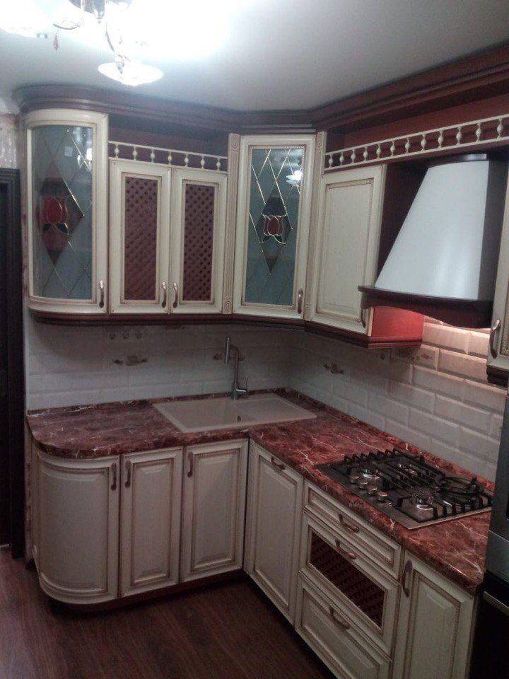 угловая маленькая кухня в Нижнем Тагиле