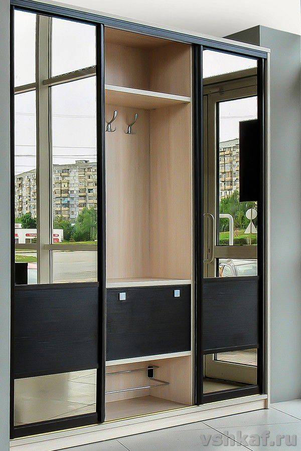 компактная прихожая в Нижнем Тагиле
