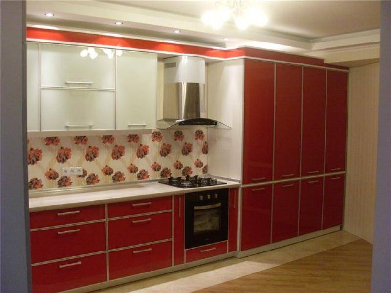современная прямая кухня в Нижнем Тагиле