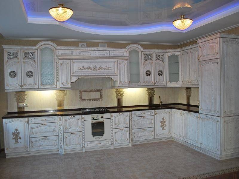 кухонный гарнитур ясень цвет белый-патина золото в Нижнем Тагиле