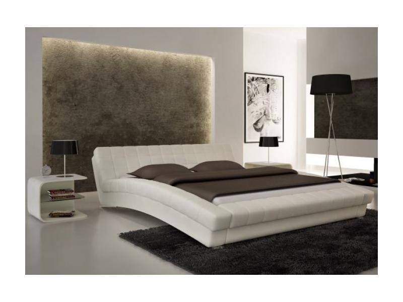 уютная кровать 40 в Нижнем Тагиле