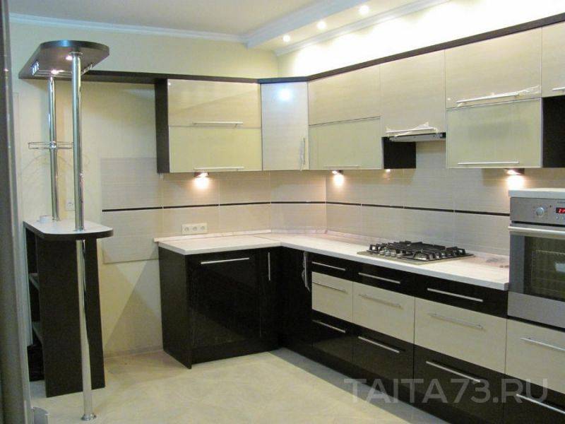 стильная комбинированная кухня в Нижнем Тагиле
