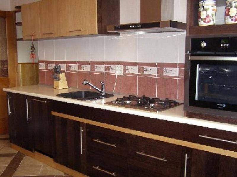 кухонный гарнитур прямой массив в Нижнем Тагиле
