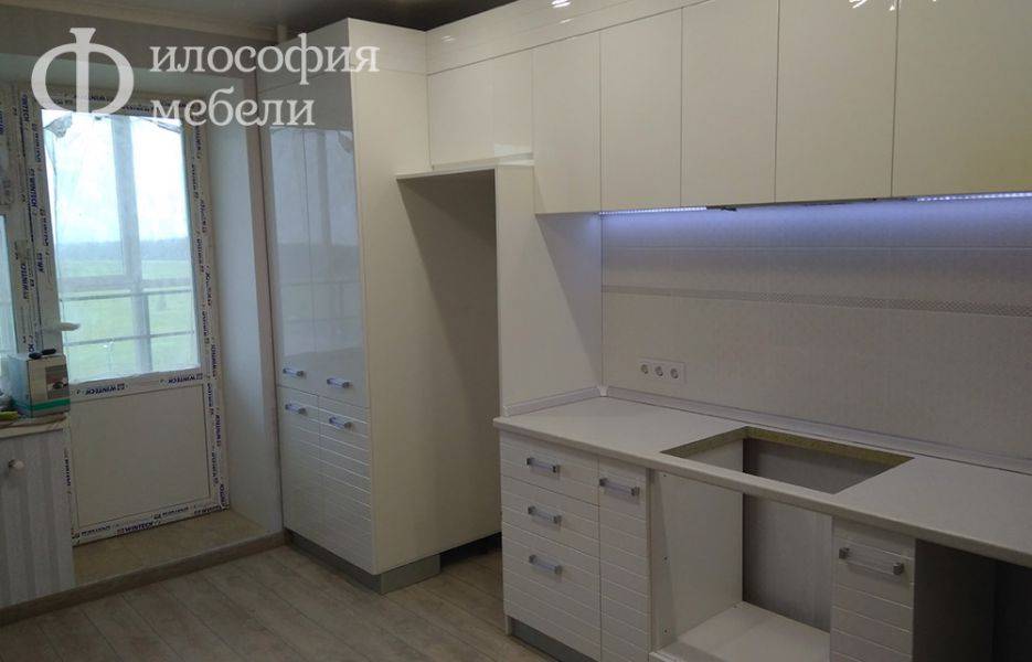 светлая кухня №35 в Нижнем Тагиле